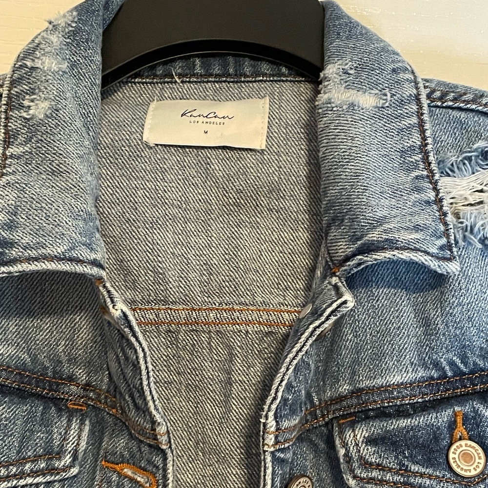 Kancan Los Angeles Distressed Jean Jacket with Frayed Bottom. 100% Cotton. - Picture 10 of 15